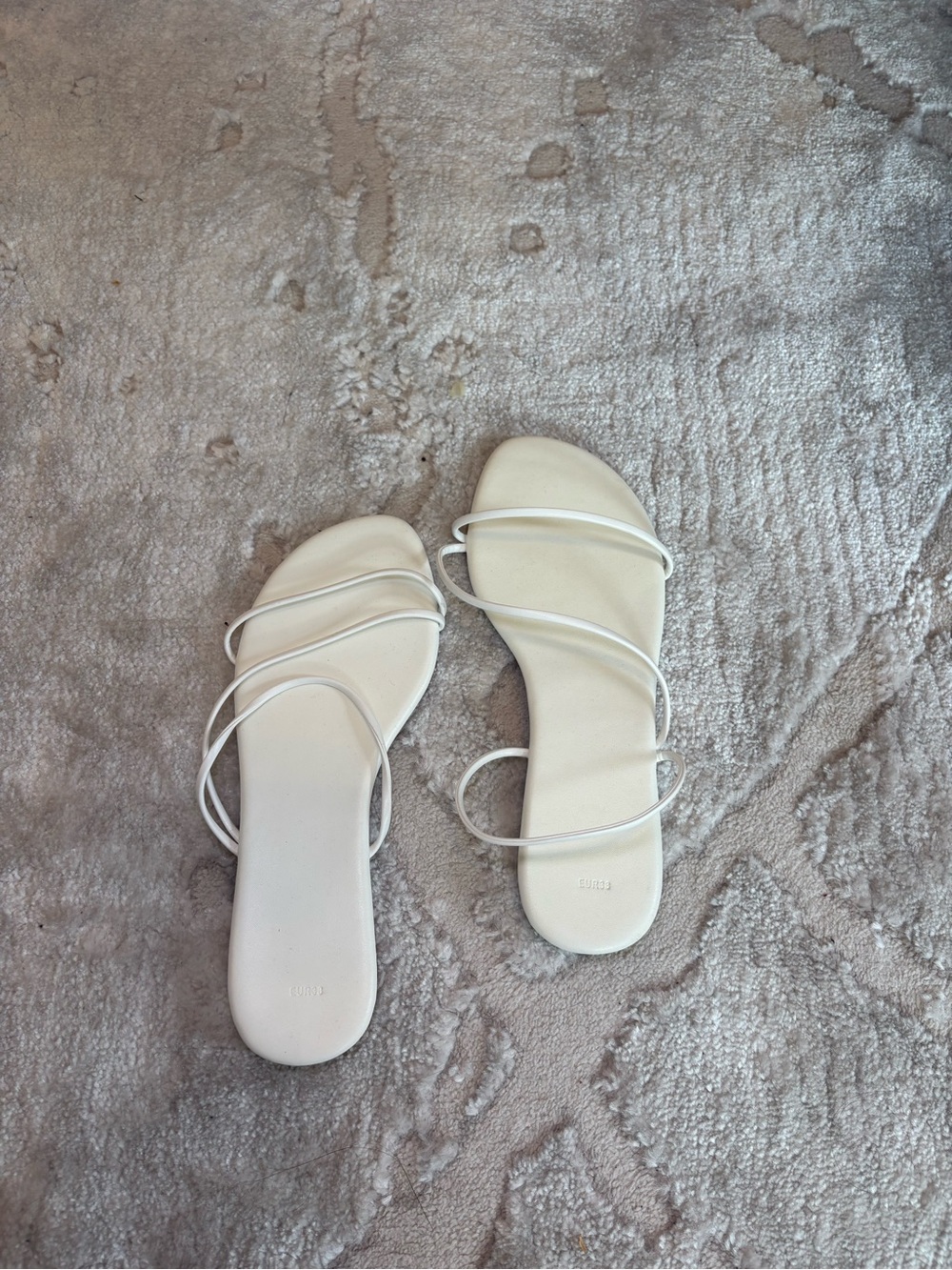 SHEIN Ivory Minimal Strappy Slide Sandals